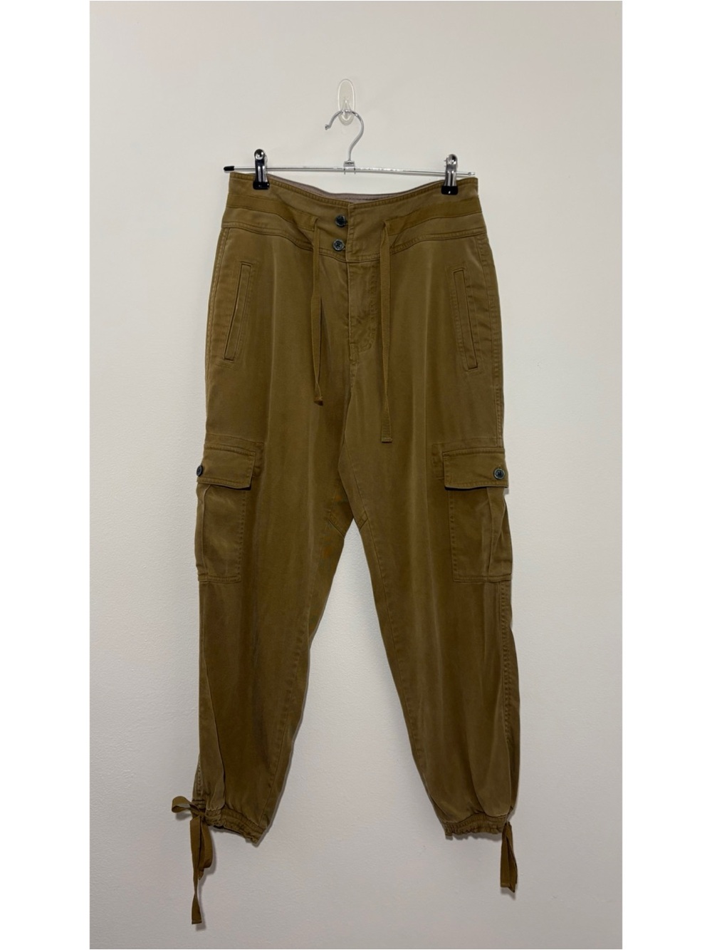 Sundance golden olive high-rise jogger style twill pants (size 4)